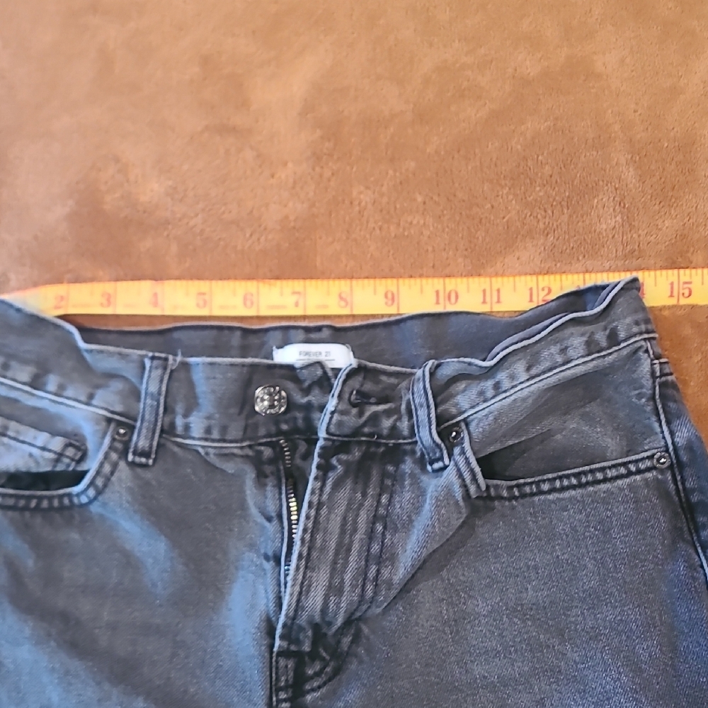 Forever 21 Cropped Ankle Jeans in Washed Black Size 28 - Picture 2 of 7